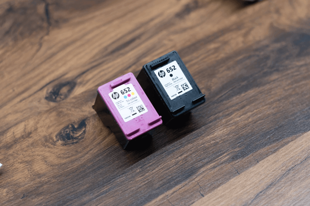 Dvojice originálních cartridgí HP 652 vedle sebe