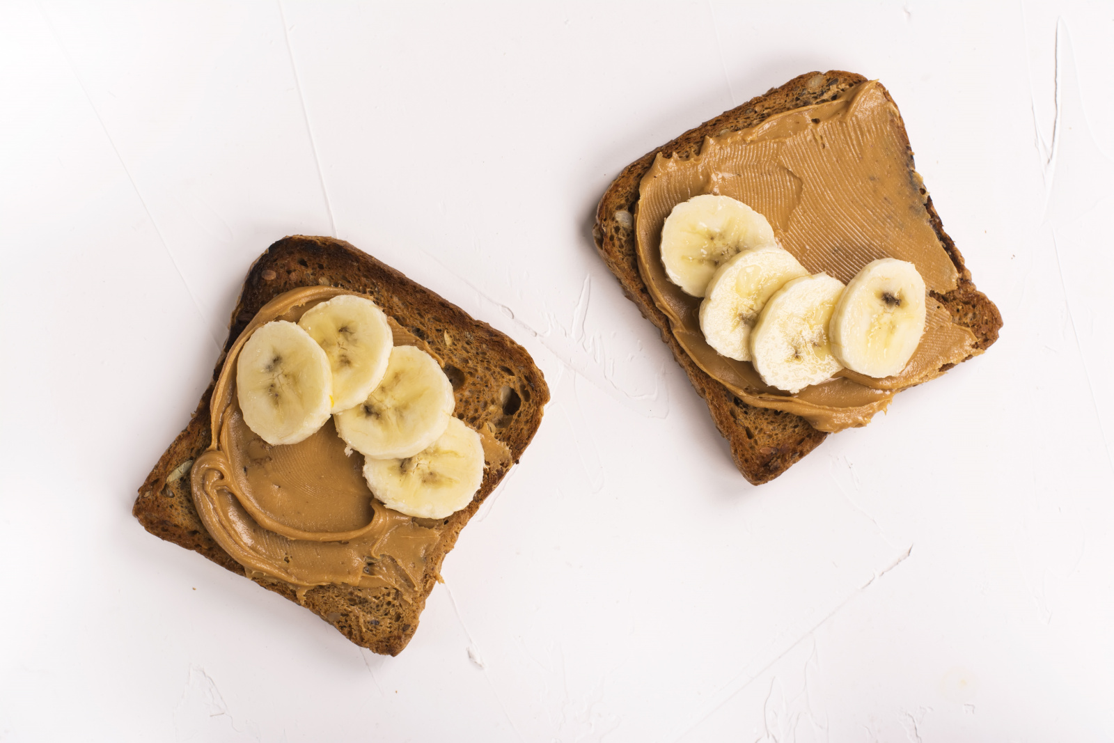 banany na toaste L